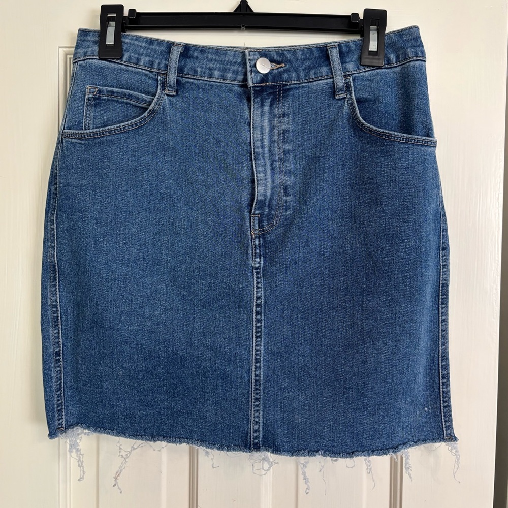 Denim Blue Mini Skirt | Raw Frayed Hem | Size 8 (Fits Like 4) | Casual Chic